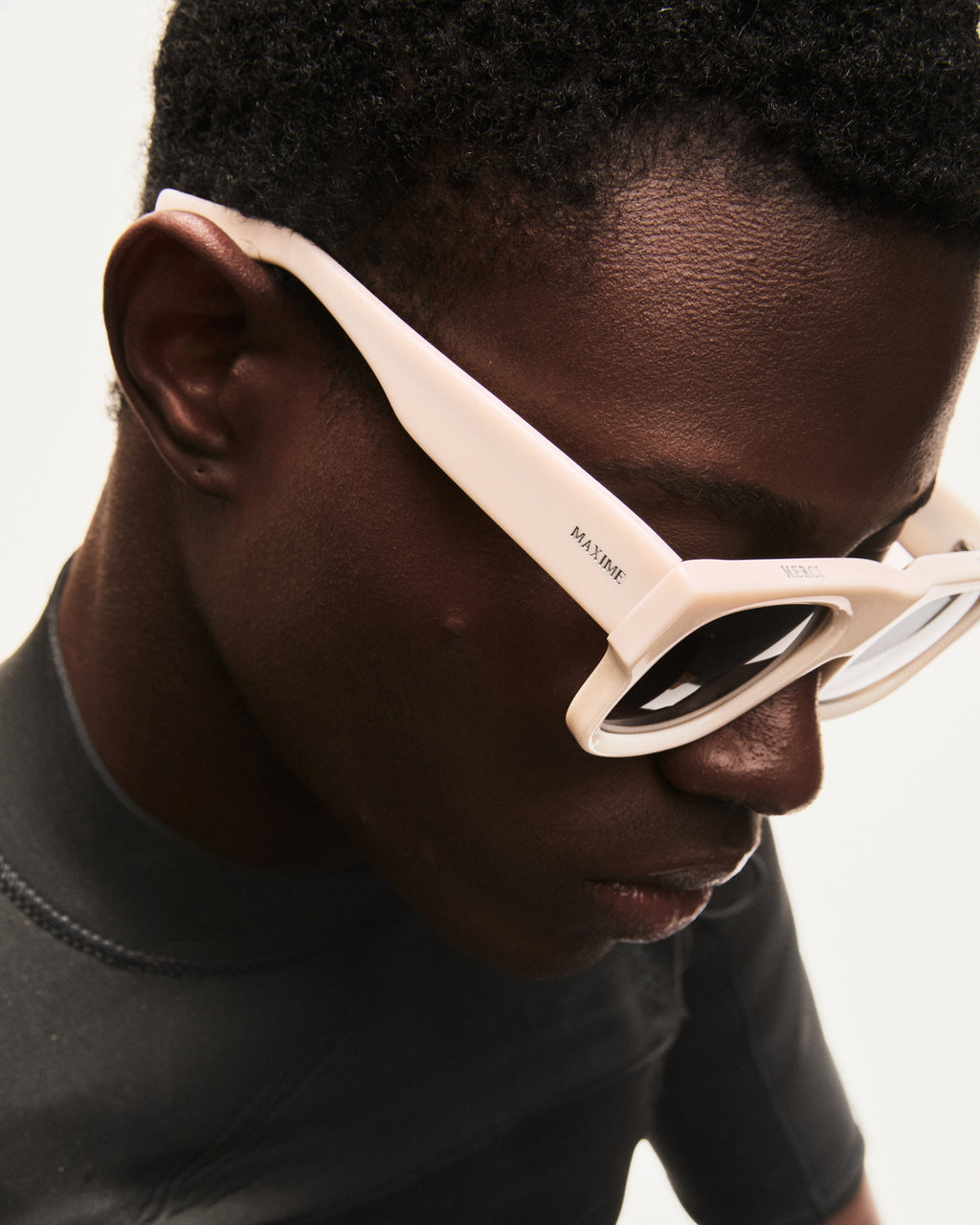 Óculos Masque OffWhite c/ Lente Cinza