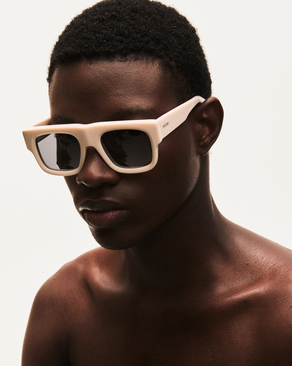 Óculos Masque OffWhite c/ Lente Cinza