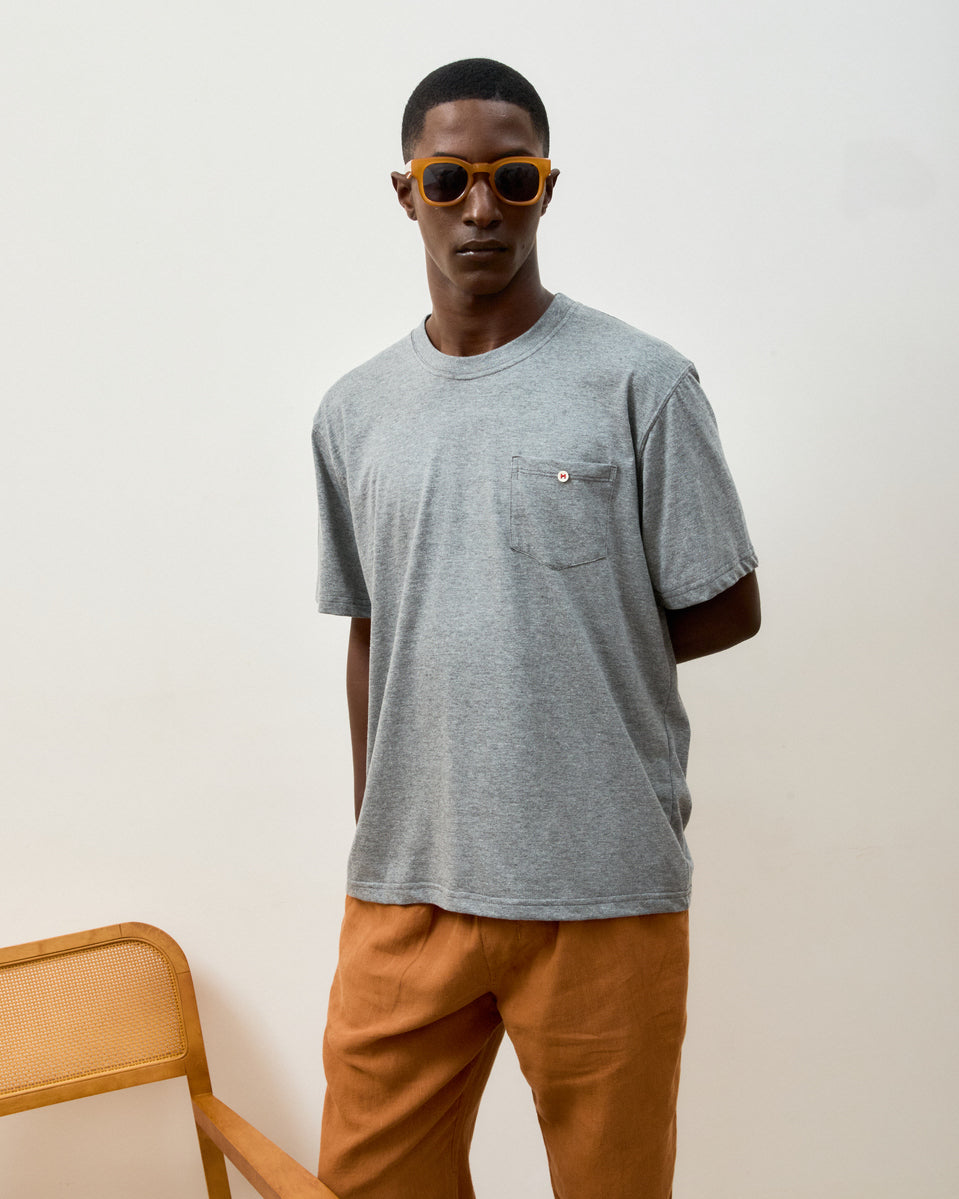 T-Shirt Pocket Cinza Mescla