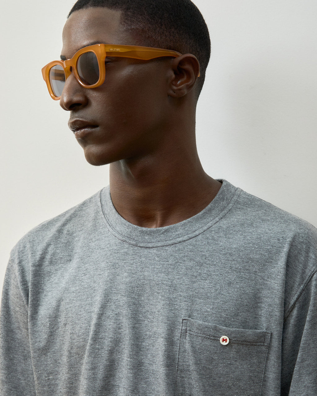 T-Shirt Pocket Cinza Mescla