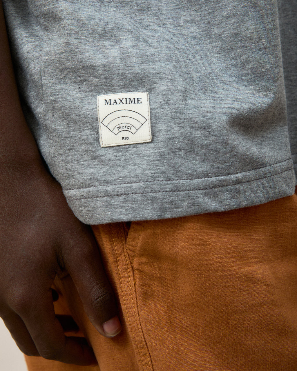 T-Shirt Pocket Cinza Mescla