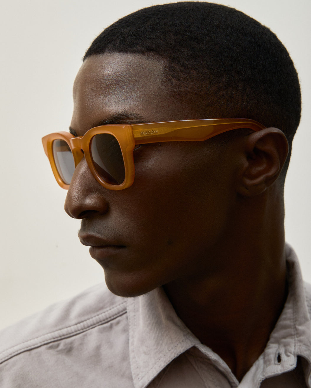 Óculos L'optique 2.0 Blond c/ Lente Cinza